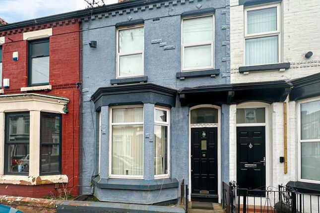3 bed property, in Halsbury Road, £125,000