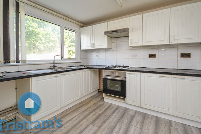 3 bed property, in Keys Close, £150,000