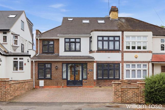 5 bed property, in Kings Avenue, £1,650,000