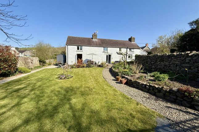 3 bed property, in Llanddewi Brefi, £359,000
