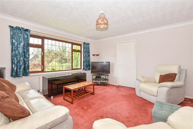 3 bed property, in Hollow Lane, £350,000