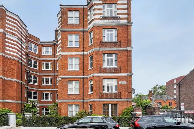 2 bed property, in Lurline Gardens, £410,000