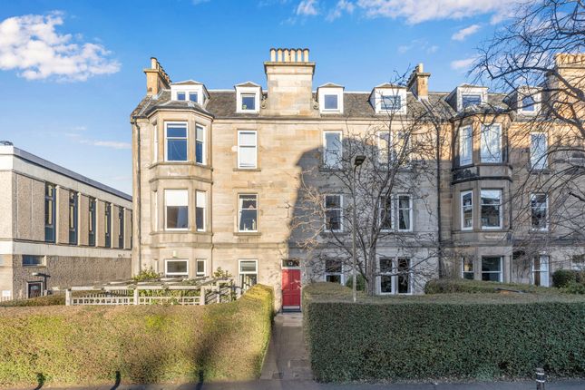 2 bed property, in 13/4 Maxwell Street, £370,000