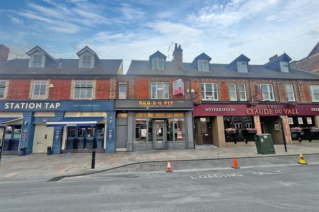 3 bed property, in High Street, £400,000