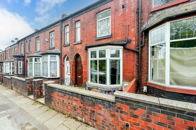 2 bed property, in Park Road, £100,000