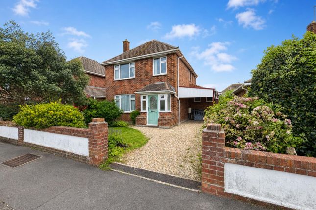 3 bed property, in Clarence Road, £375,000