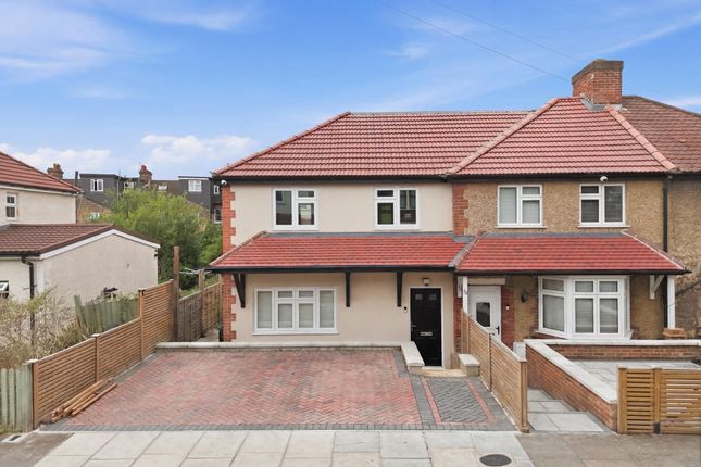 2 bed property, in Leighton Road, £375,000