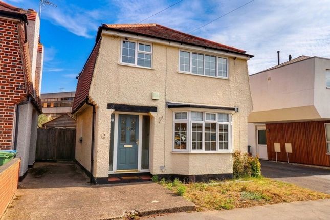 3 bed property, in Claremont Close, £579,950
