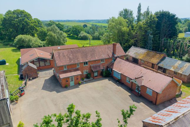 6 bed property, in Spreyton, £950,000