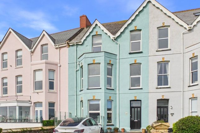3 bed property, in Summerleaze Crescent, £350,000