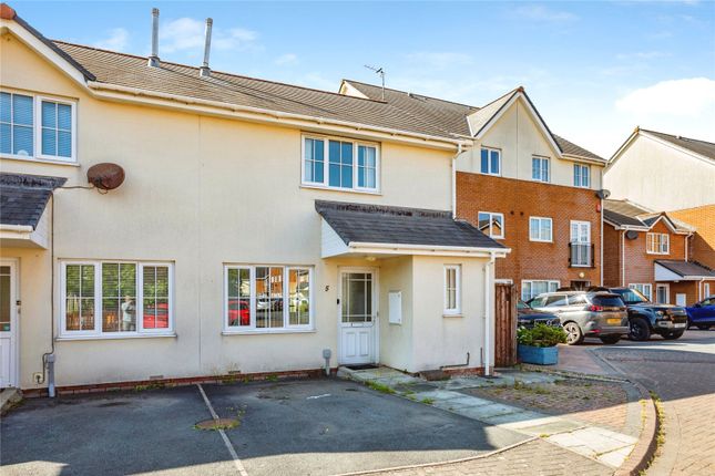 2 bed property, in Clos Gerallt, £260,000