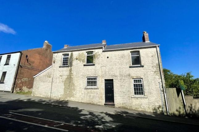 4 bed property, in Front Street East, £300,000