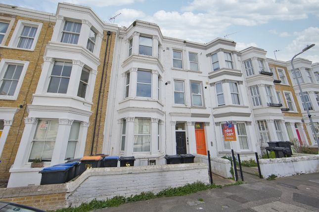 1 bed property, in Gordon Road, £120,000