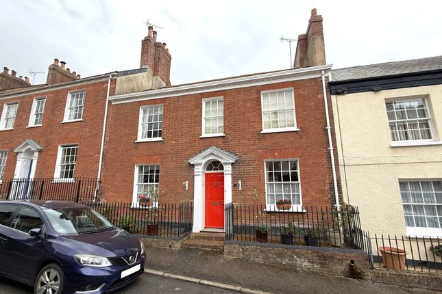 4 bed property, in Bicton Street, £565,000