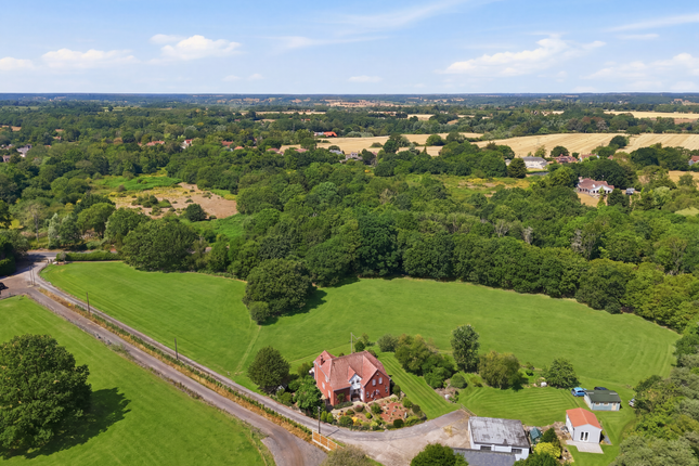 6 bed property, in Birchwood Road, £999,995