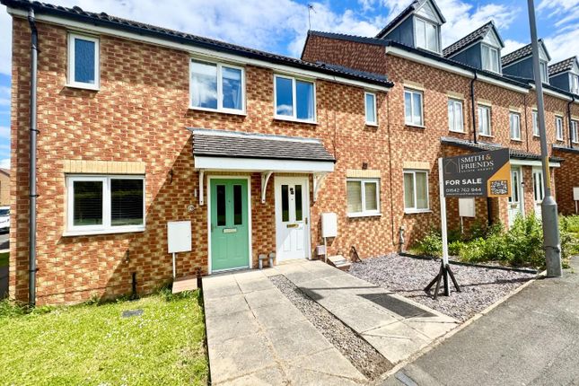 2 bed property, in Longleat Walk, £149,950