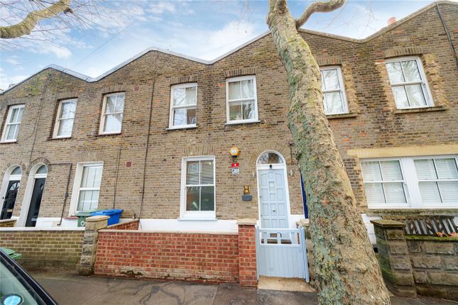 3 bed property, in Balaclava Road, £785,000