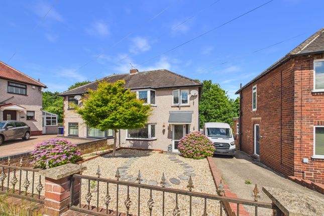 2 bed property, in Burbage Grove, £185,000