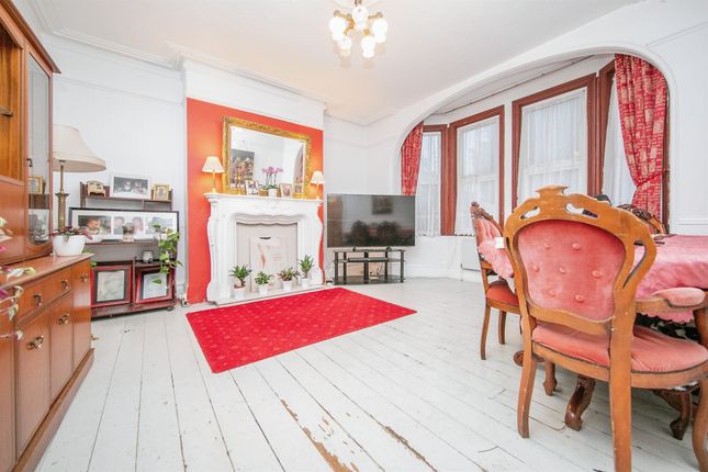 4 bed property, in Beatrice Road, £225,000