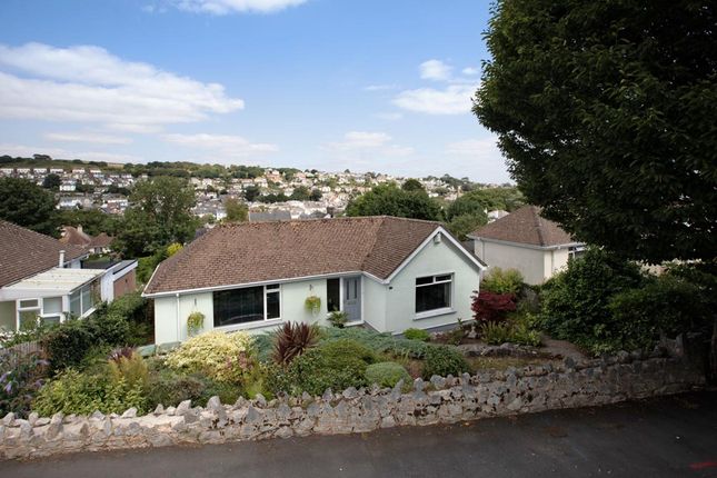 2 bed property, in West Cliff Road, £375,000