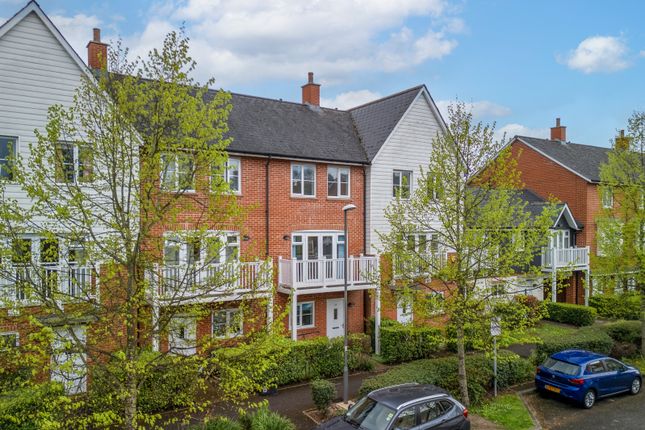 4 bed property, in Chequers Avenue, £530,000