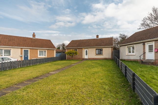 2 bed property, in 16 Suttieslea Crescent, £200,000