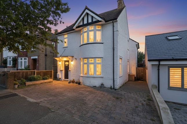5 bed property, in Graystone Road, £650,000