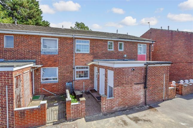 2 bed property, in Stanhope Close, £250,000