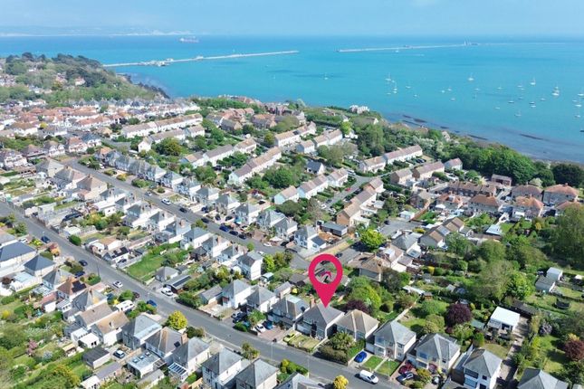 5 bed property, in St. Davids Road, £475,000