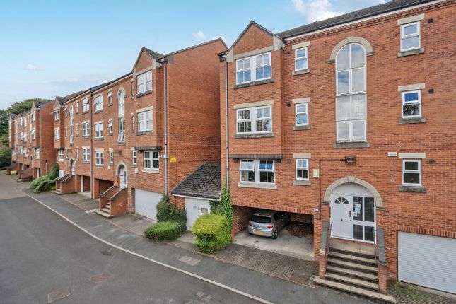 2 bed property, in The Cricketers, £160,000