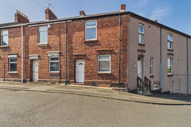 2 bed property, in Fullerton Place, £109,950
