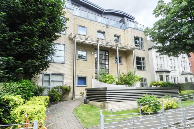 2 bed property, in Withington Point, £180,000