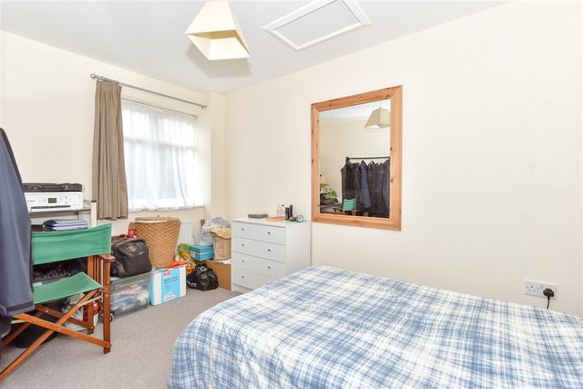 1 bed property, in Granville Road, £90,000