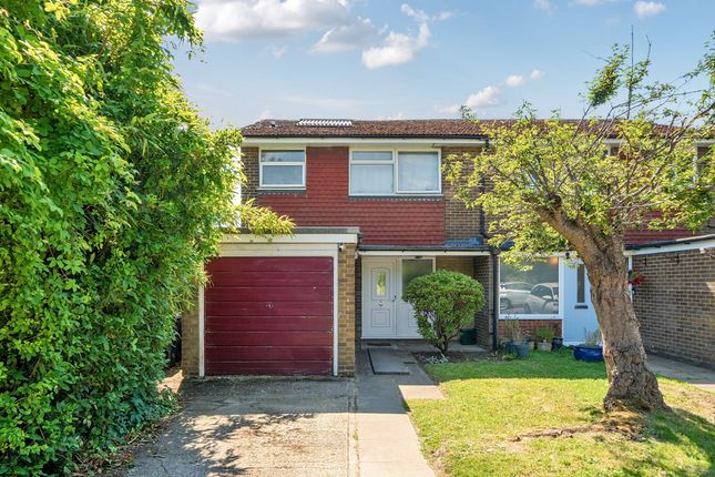 3 bed property, in St. Stephens Close, £445,000