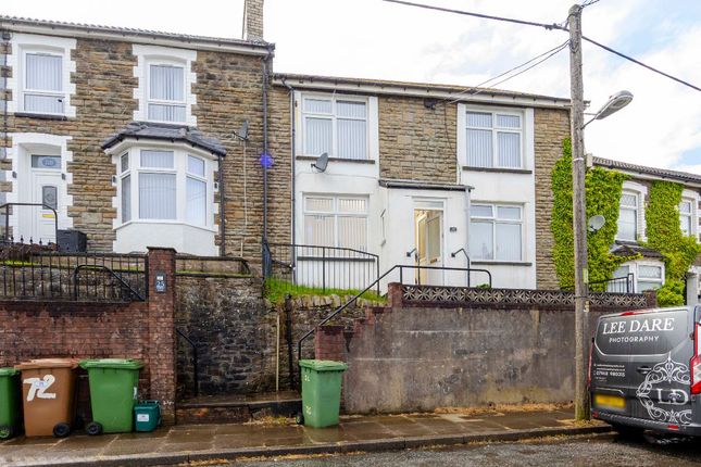 3 bed property, in North Road, £150,000