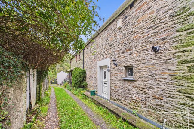 2 bed property, in Troedrhiw-Trwyn, £160,000