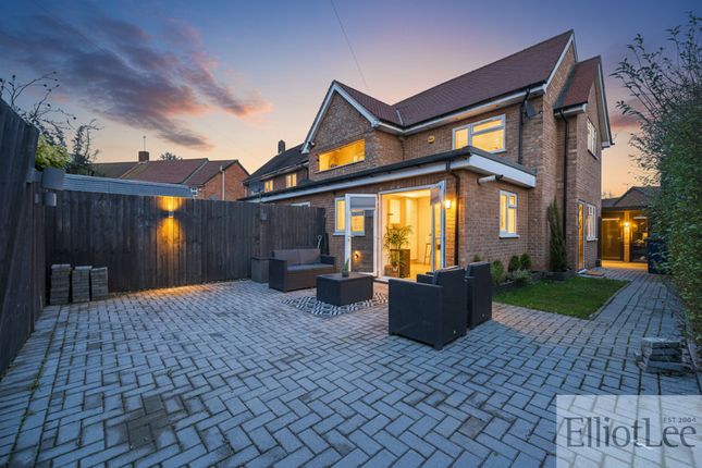 2 bed property, in Millet Road, £525,000
