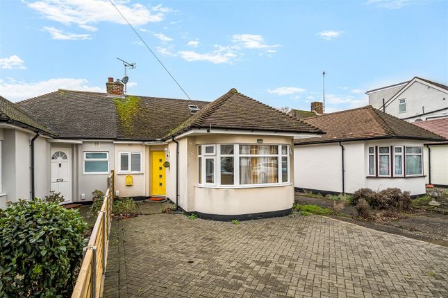 3 bed property, in Pavilion Way, £650,000