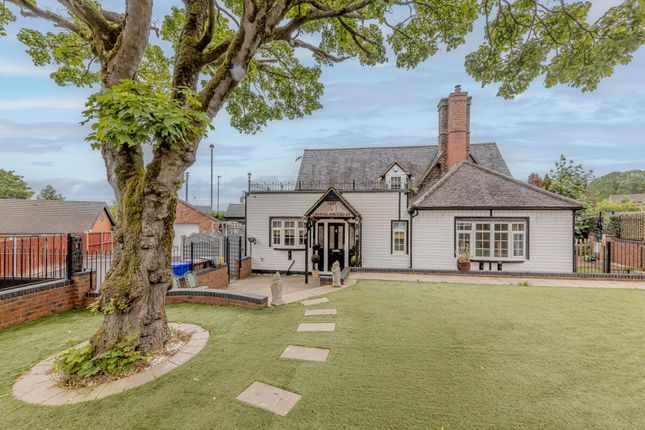 3 bed property, in Critchlow Court, £350,000