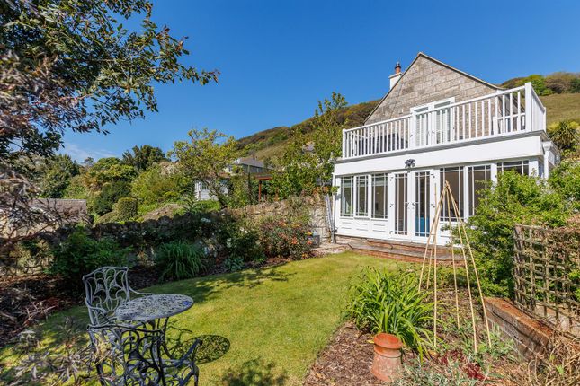2 bed property, in Bonchurch Shute, £340,000