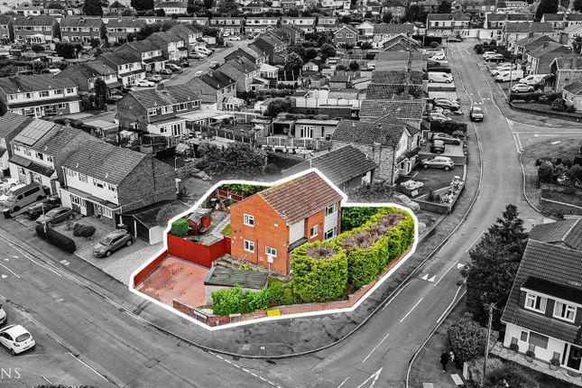 4 bed property, in Morris Hill, £325,000