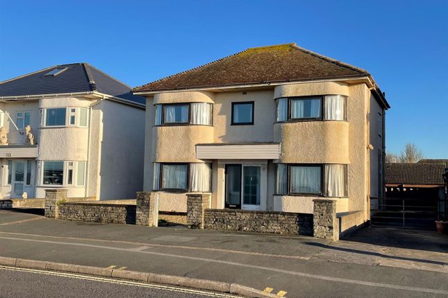 4 bed property, in South Esplanade, £400,000