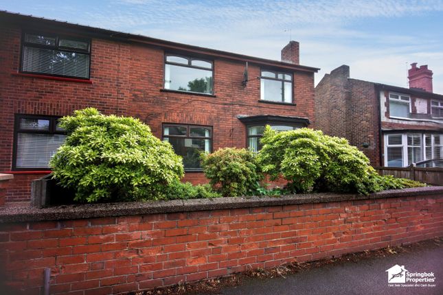 3 bed property, in Holden Road, £180,000
