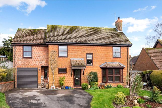 4 bed property, in Hughes Close, £675,000