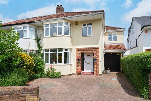 4 bed property, in Oakhurst Road, £875,000