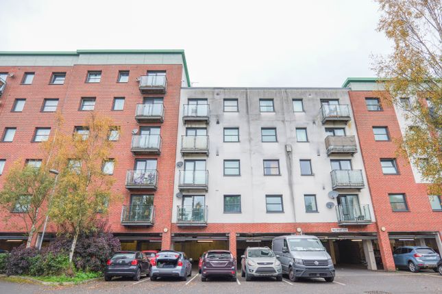 2 bed property, in Lower Hall Street, £50,000