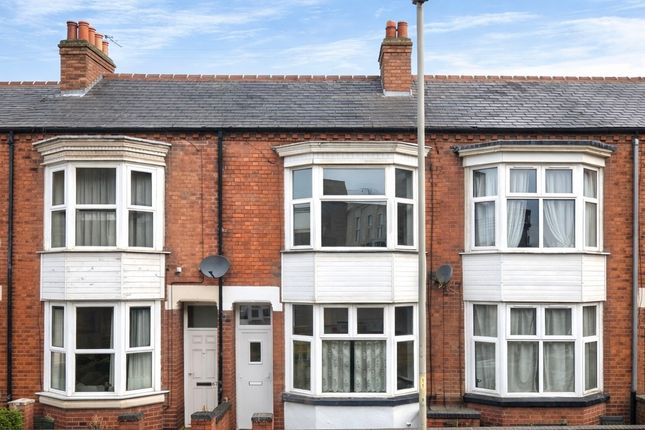 2 bed property, in Wilberforce Road, £210,000