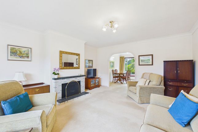 3 bed property, in Woodbank, £180,000