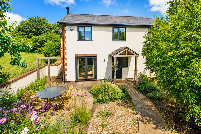 3 bed property, in Coleford Road, £395,000