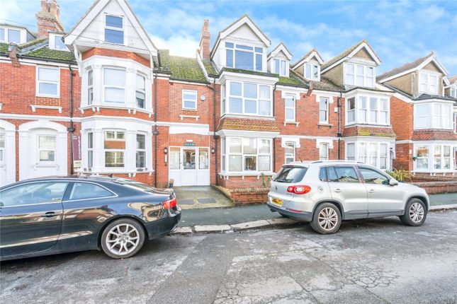 1 bed property, in Richmond Avenue, £160,000
